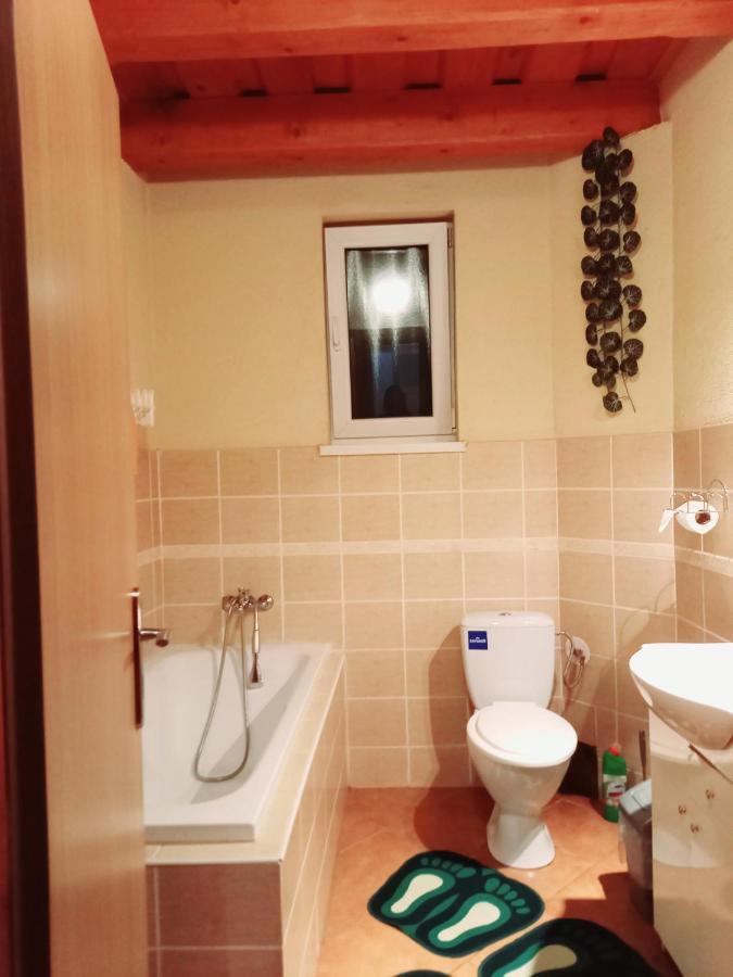 Apartman Erika - Bešeňová Exteriör bild