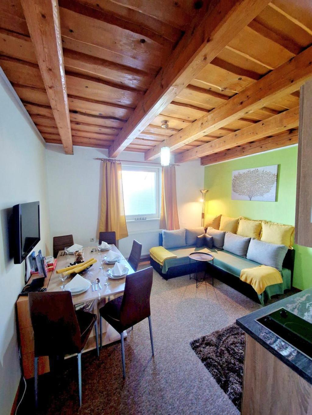 Apartman Erika - Bešeňová Exteriör bild