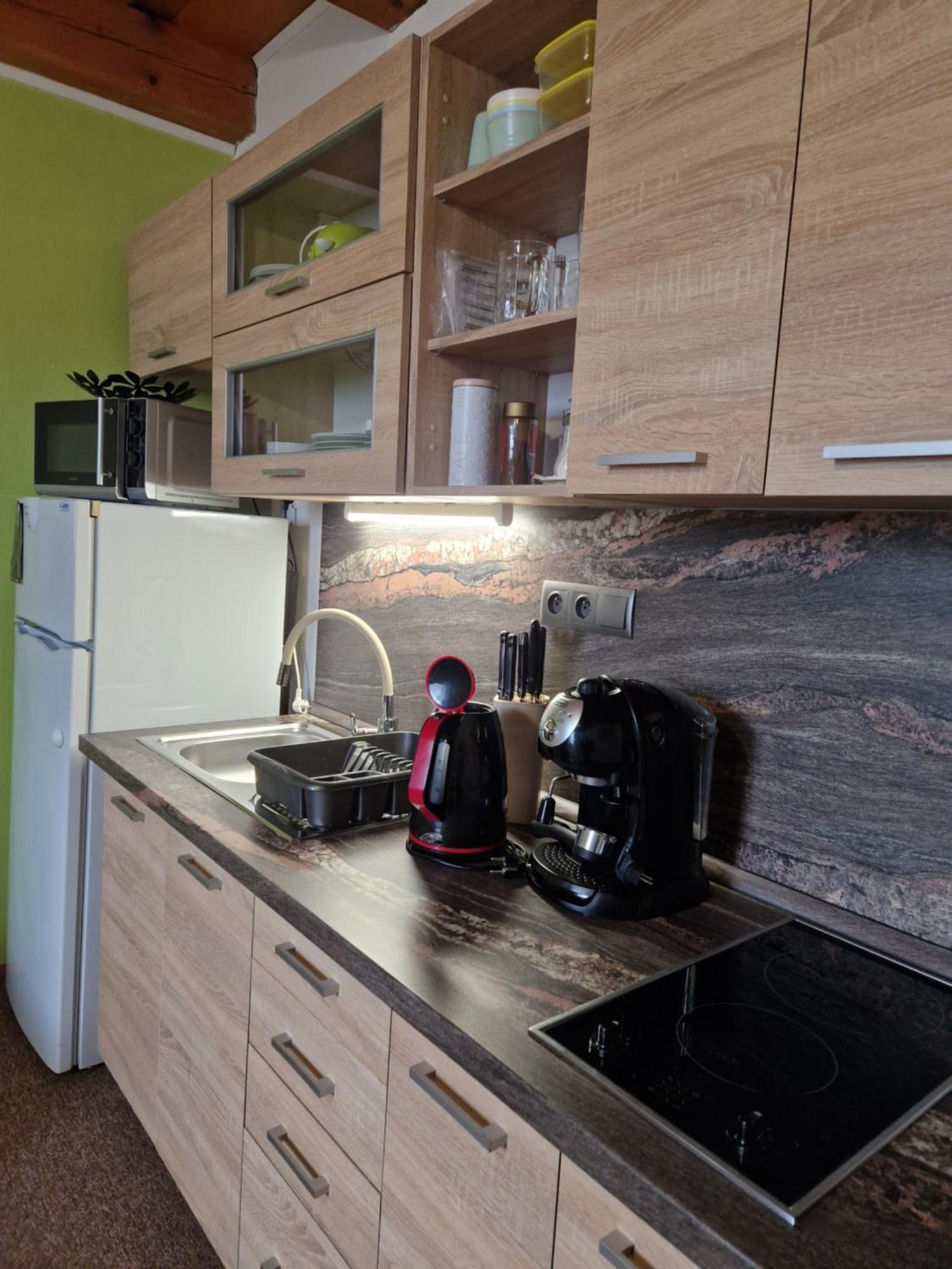 Apartman Erika - Bešeňová Exteriör bild