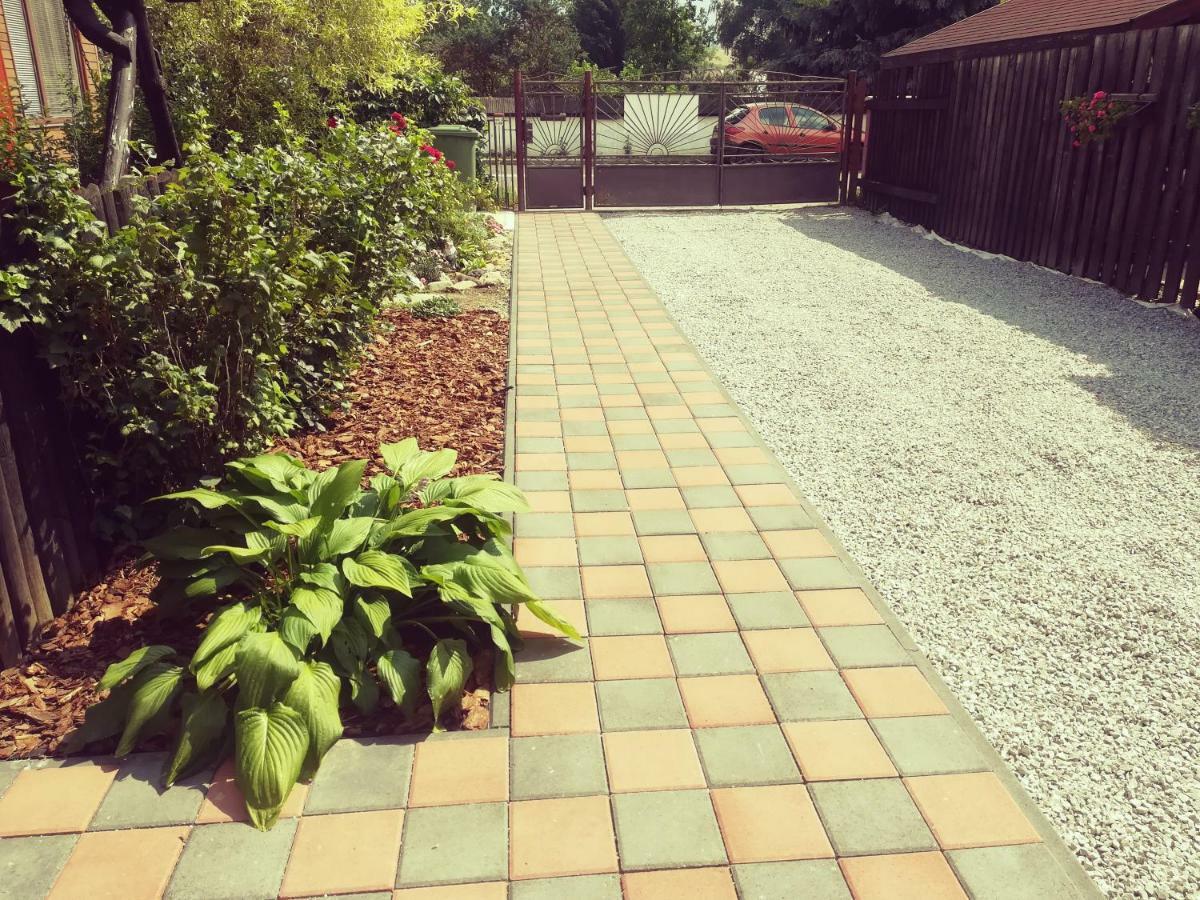 Apartman Erika - Bešeňová Exteriör bild